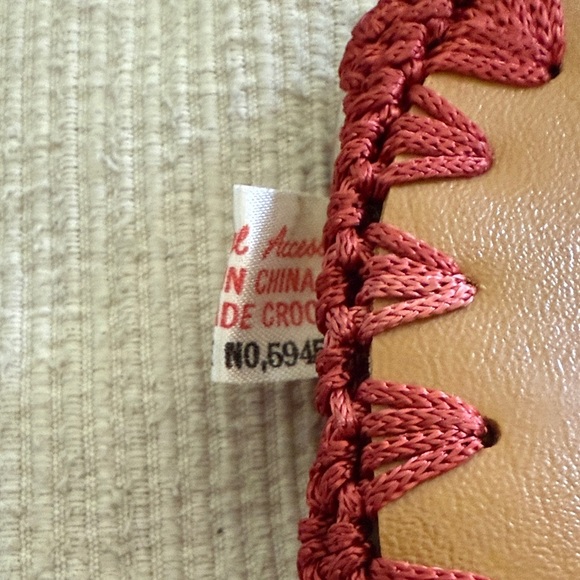 Stylish hand made and crocheted Roger Gimbel Tan and Red Glasses Case - Picture 9 of 10